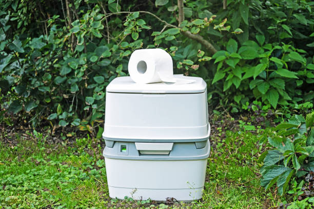 Best Portable restroom trailer rental  in North Miami, FL